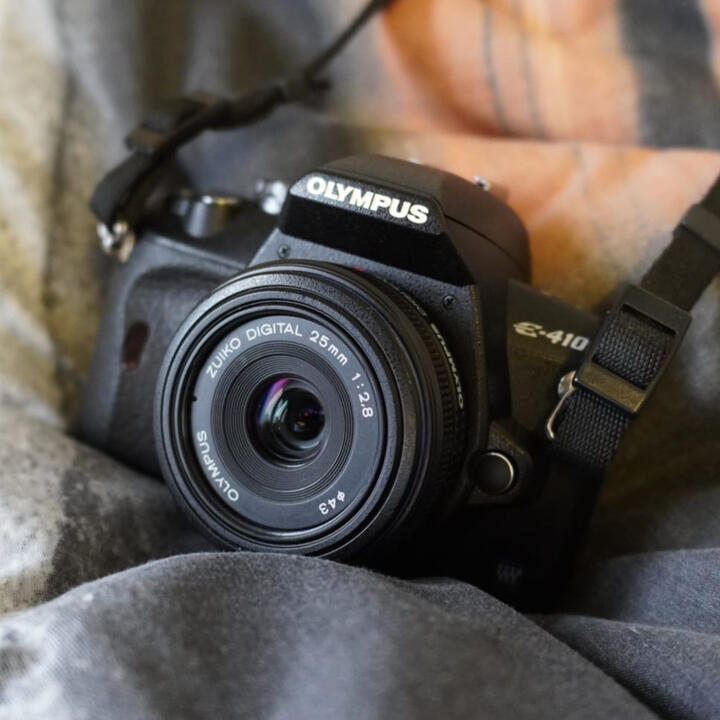 olympus e410 with 25mm f2.8 pancake lens